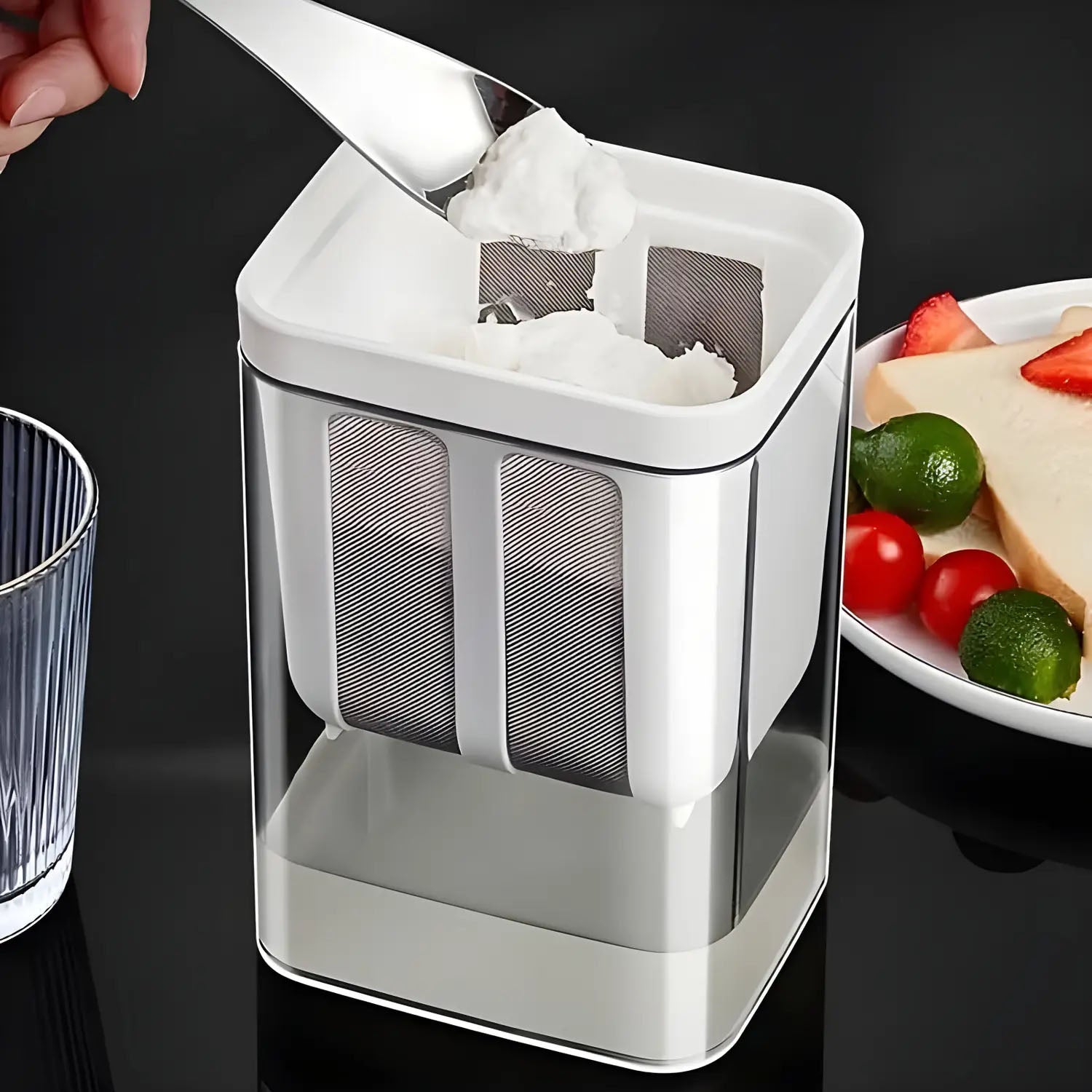 Filtering Container